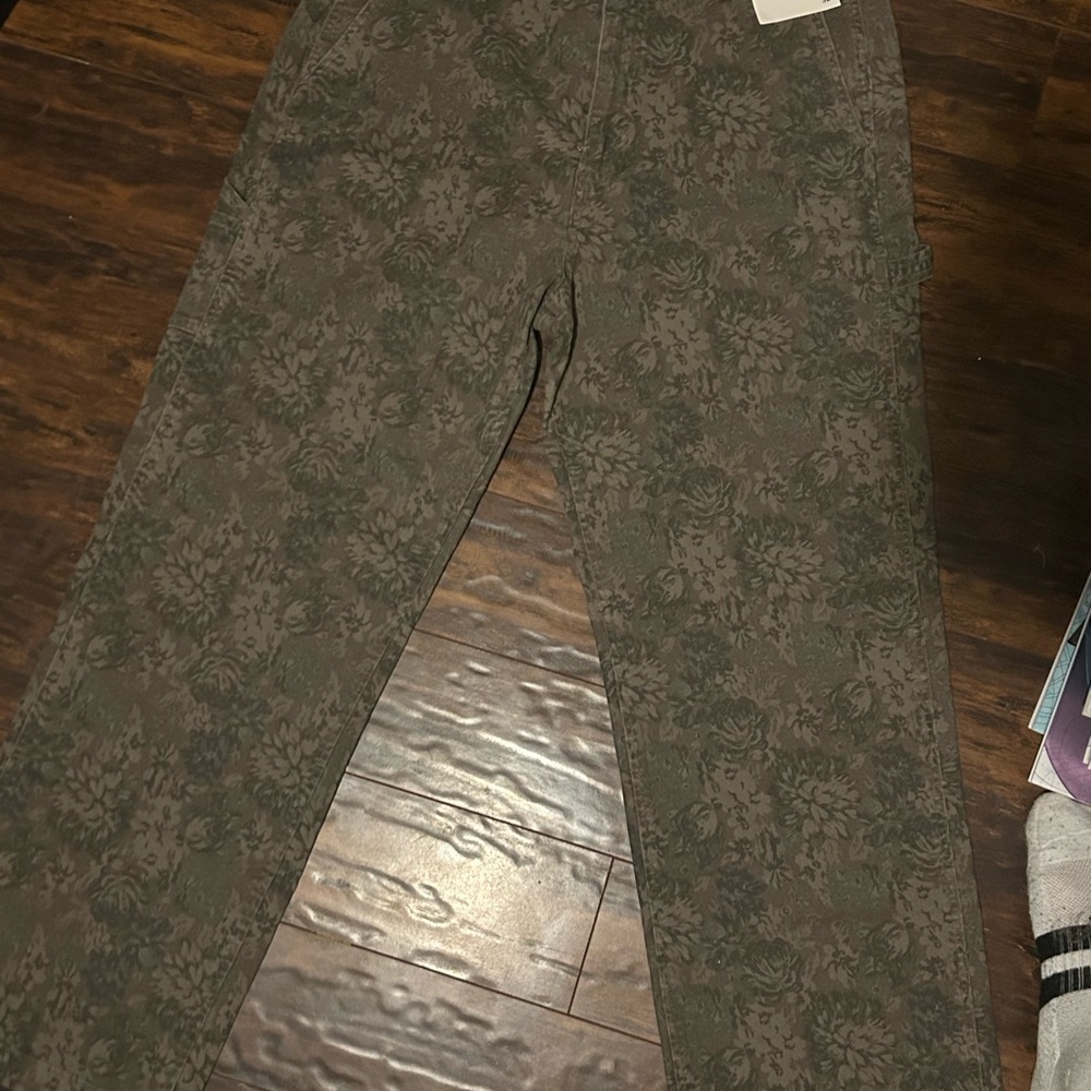 Abercrombie & Fitch Men's Olive Cargo Pants